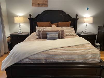 Beautiful Solid Wood King Bedroom set 